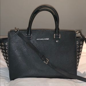 Michael Kors hand bag/crossbody
